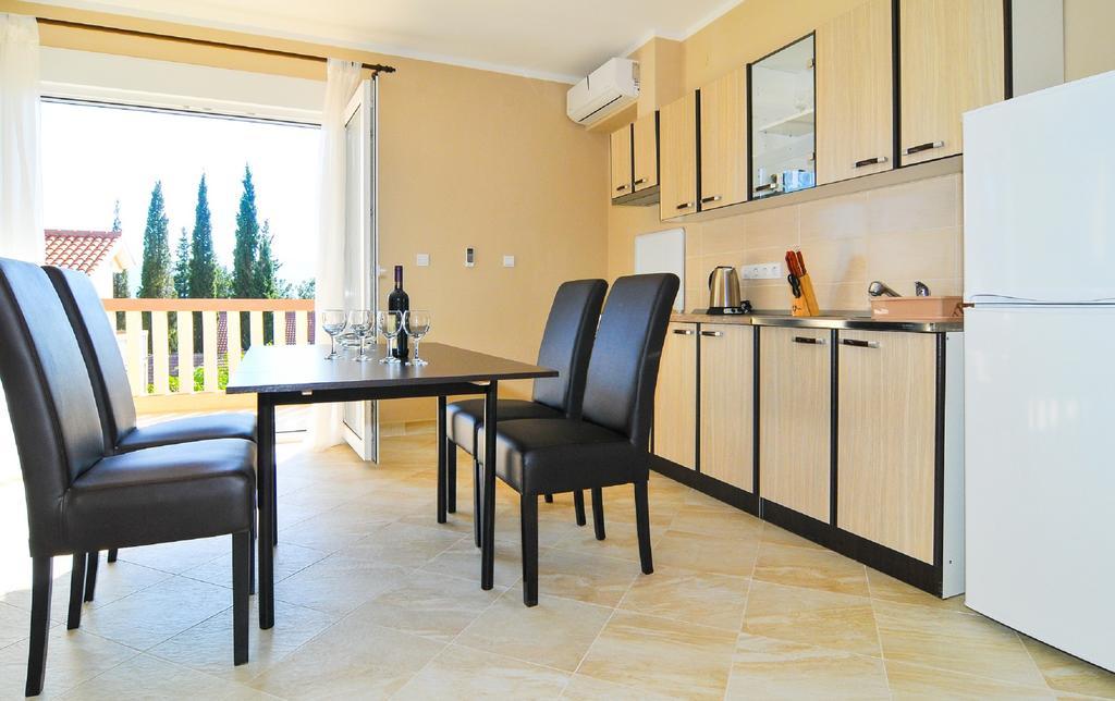 Apartments Mira Tivat Exteriör bild