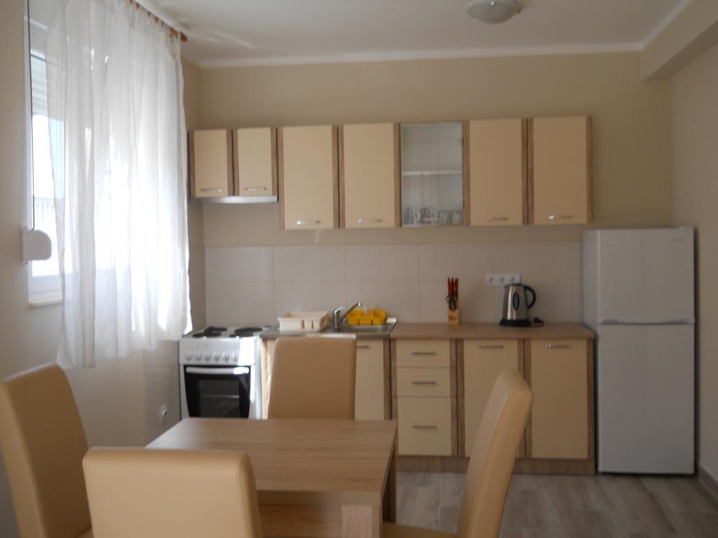 Apartments Mira Tivat Exteriör bild