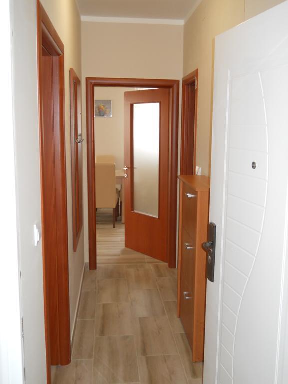 Apartments Mira Tivat Exteriör bild