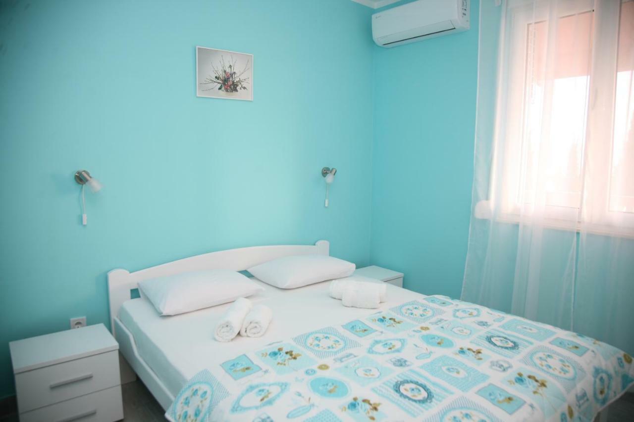 Apartments Mira Tivat Exteriör bild